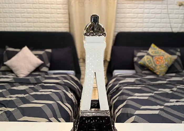 Cozy Escape At Mckinley Near Venice Grand Canal Mall Manila
